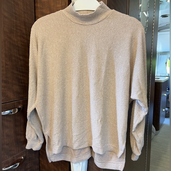 Banana Republic Sweatshirt - Picture 1 of 2